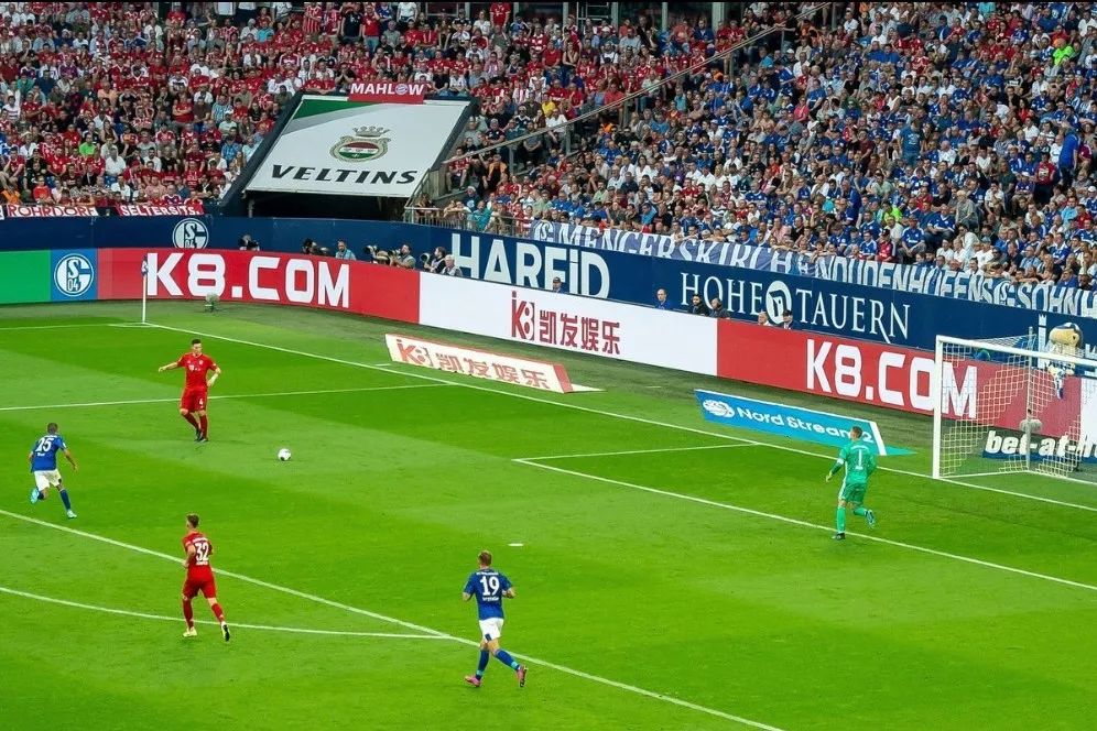  沙尔克04青年才俊脱颖而出，德甲未来之星闪耀赛场